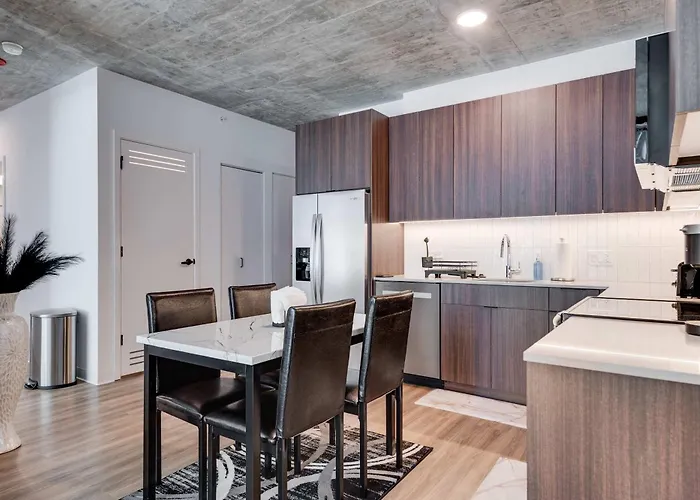 Wabash 4br - Pool Free In & Out Parking 4 *