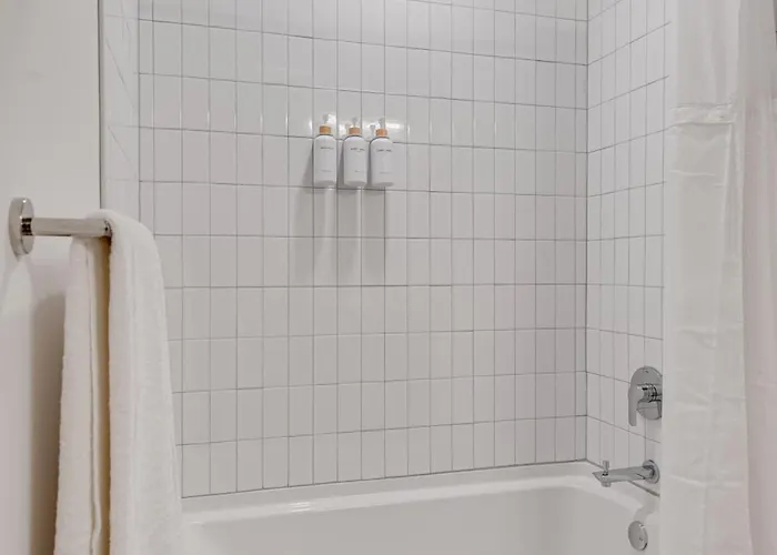 Wabash 4br - Pool Free In & Out Parking 4 Apartamento