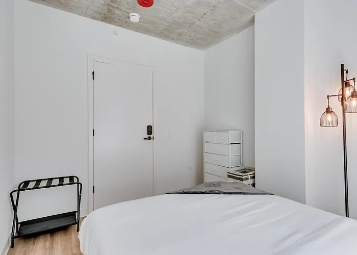 Wabash 4br - Pool Free In & Out Parking 4 Chicago