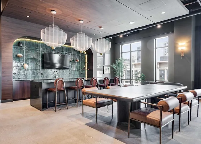 Wabash 4br - Pool Free In & Out Parking 4 Chicago