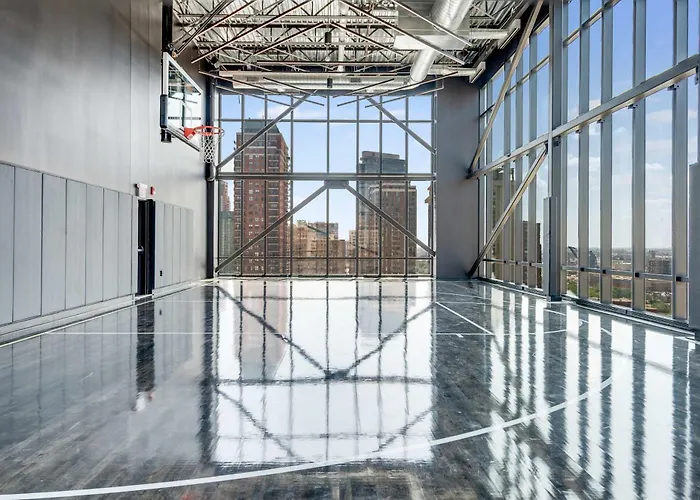 Wabash 4br - Pool Free In & Out Parking 4 *